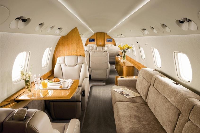 Legacy-600-Executive-PrivateFly-AA9752